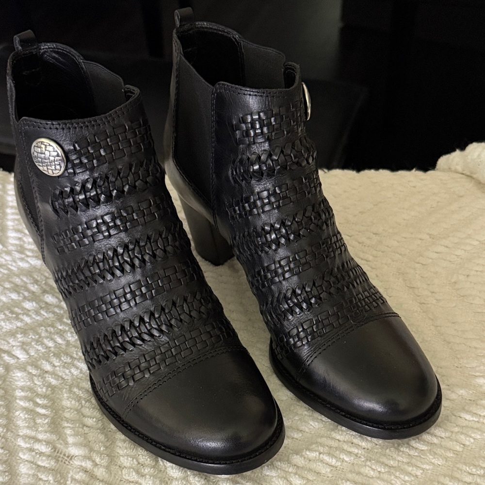 Brighton Black Woven Ankle Booties, size 10